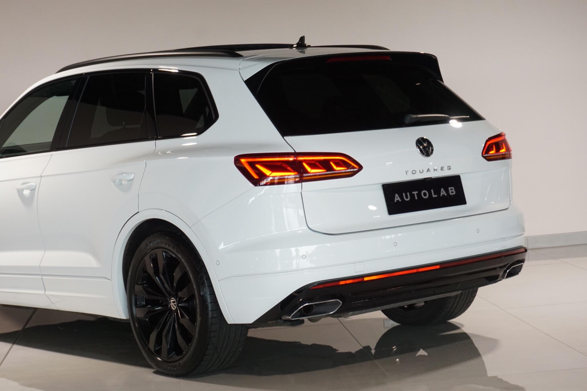 Volkswagen Touareg 3.0 TDI V6 Black Edition SUV 5dr Diesel Tiptronic 4Motion Euro 6 (s/s) (231 ps)